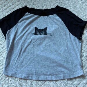SHEIN Black & Gray Raglan Cat Peek Graphic Tee
